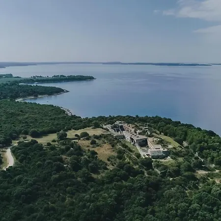 Gasthof Mon Perin Castrum - Dado Bale