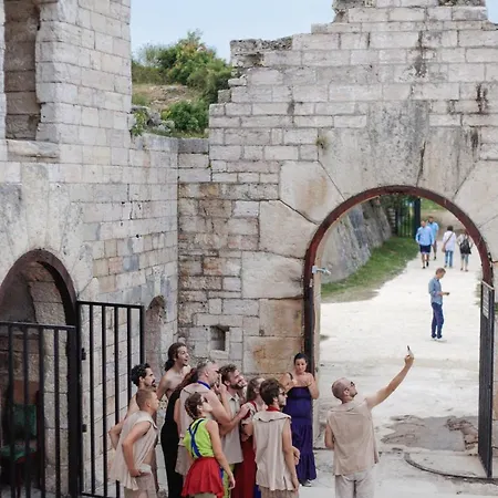 Mon Perin Castrum - Dado 2*