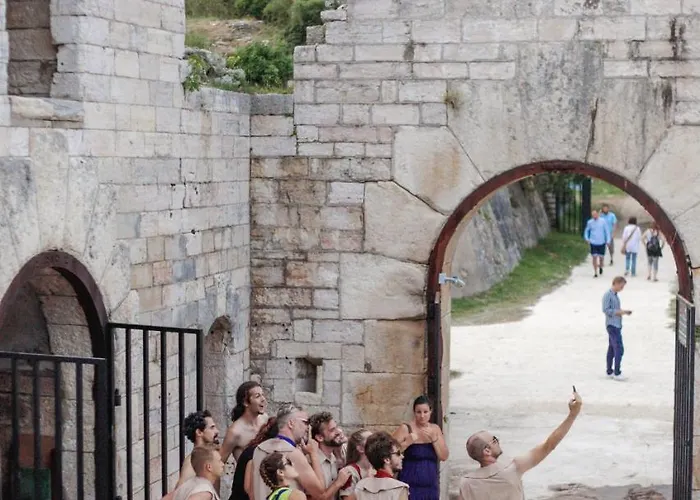 Mon Perin Castrum - Dado 2*