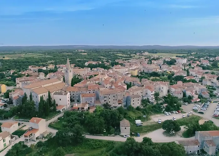 Mon Perin Castrum - Dado Bale